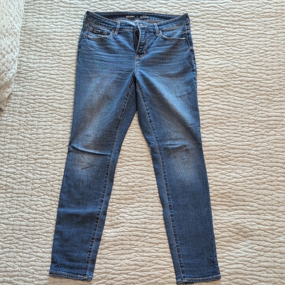 Old Navy Women's Skinny Jeans in Medium Blue
